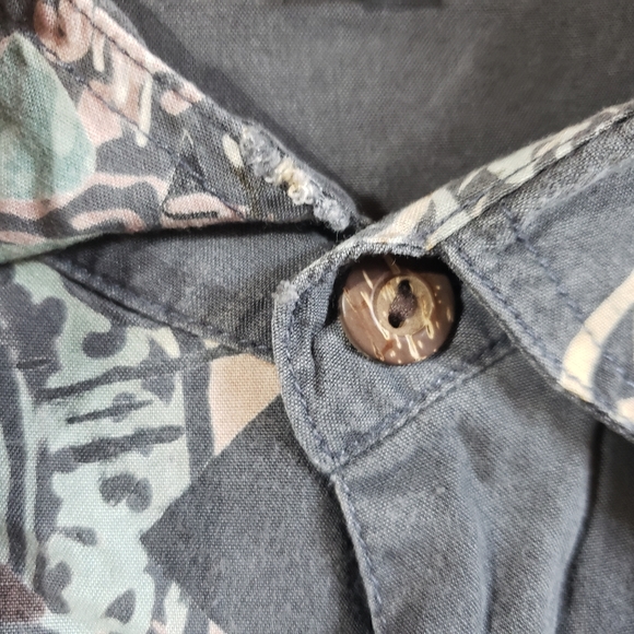 Tugu men's grey colorful Batik button down short sleeve shirt loose fitting sz S - Picture 8 of 14